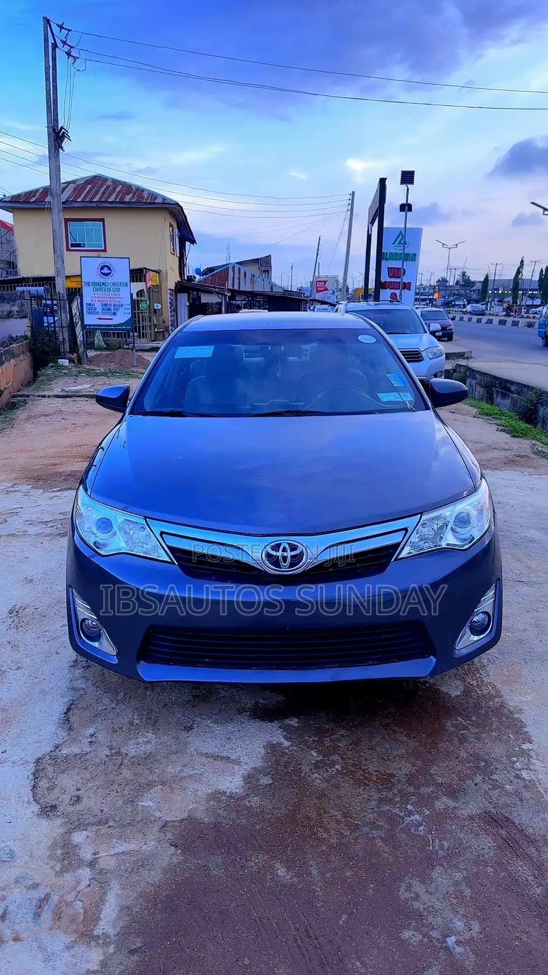 Toyota Camry LE 4dr Sedan (2.5L 4cyl 6A) 2012 Gray