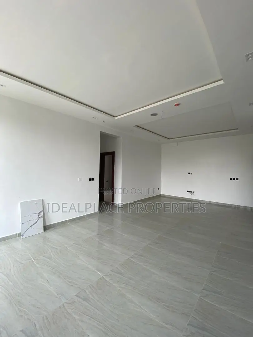 2bdrm Apartment in Lekki Phase 1 for sale