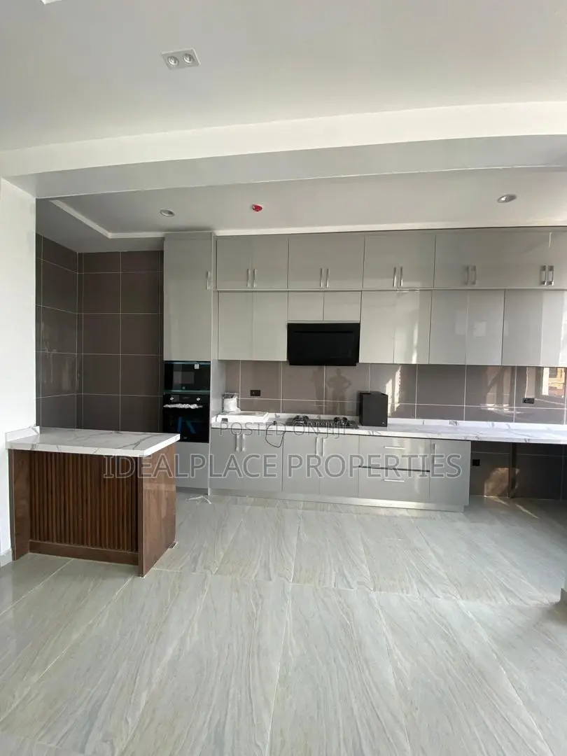 2bdrm Apartment in Lekki Phase 1 for sale