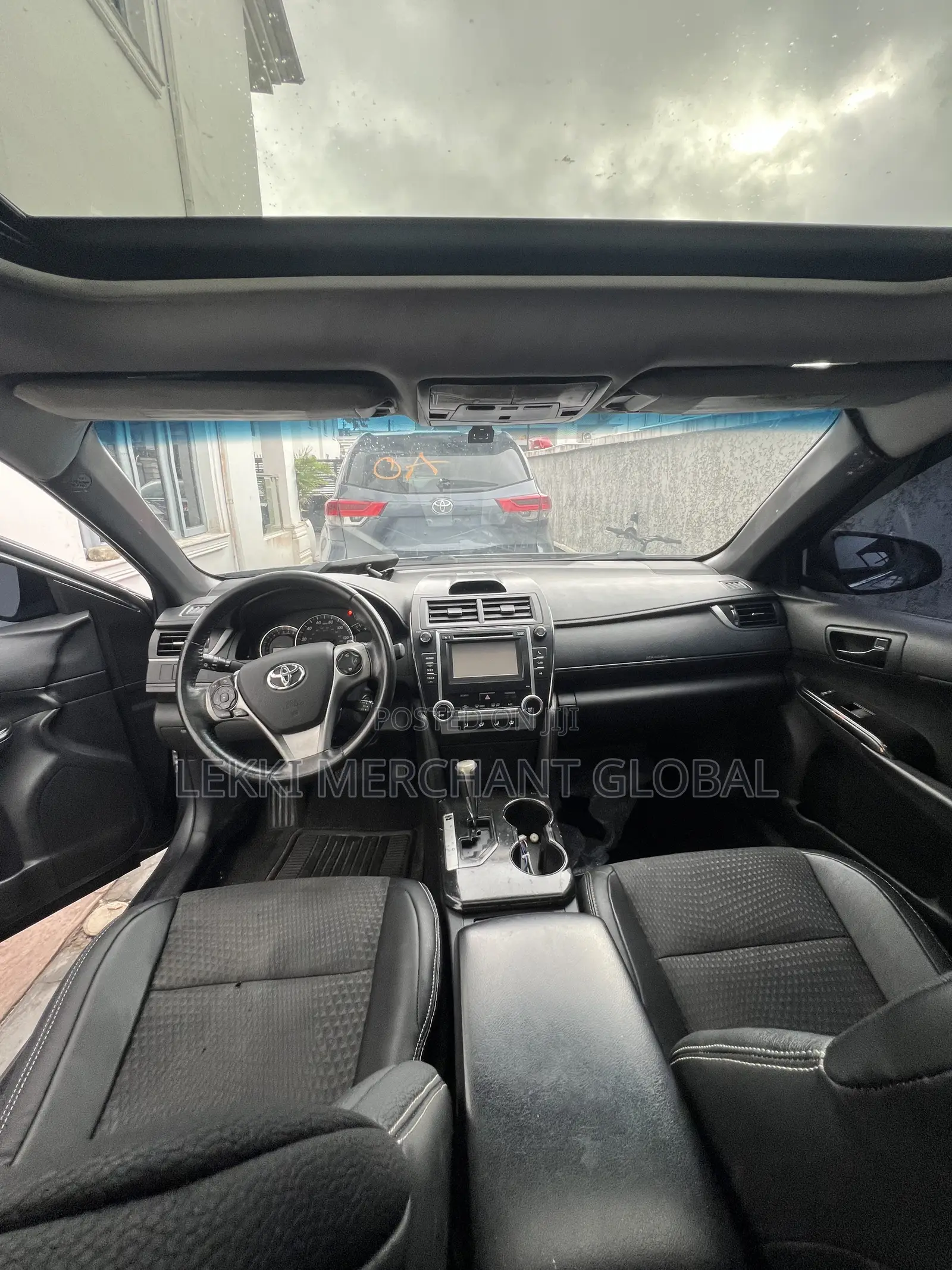 Toyota Camry SE 4dr Sedan (2.5L 4cyl 6A) 2012 Gray