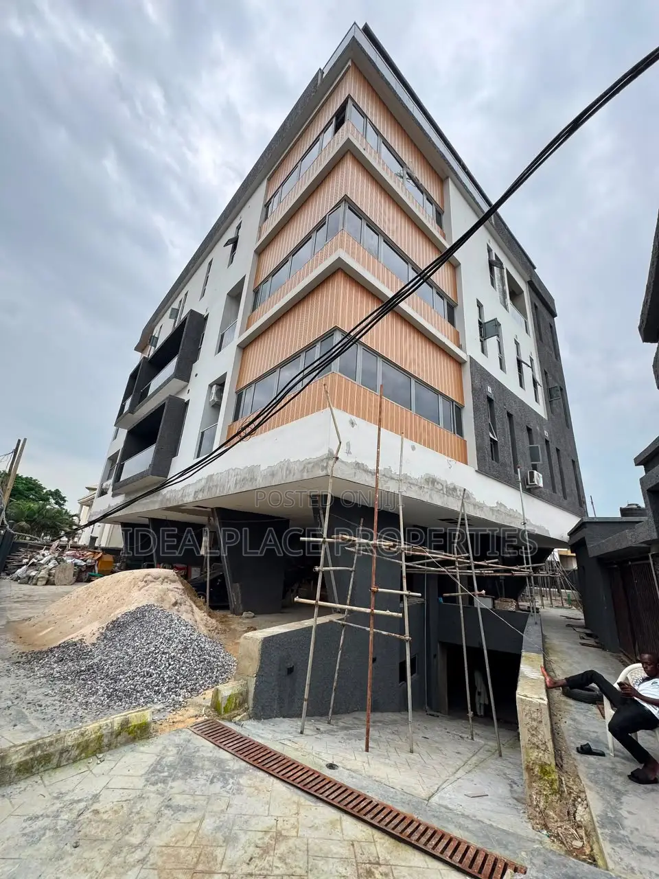 3bdrm Apartment in Shonibare Estate for sale
