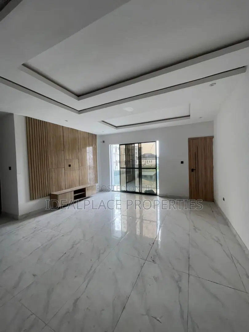 3bdrm Apartment in Ikate for sale