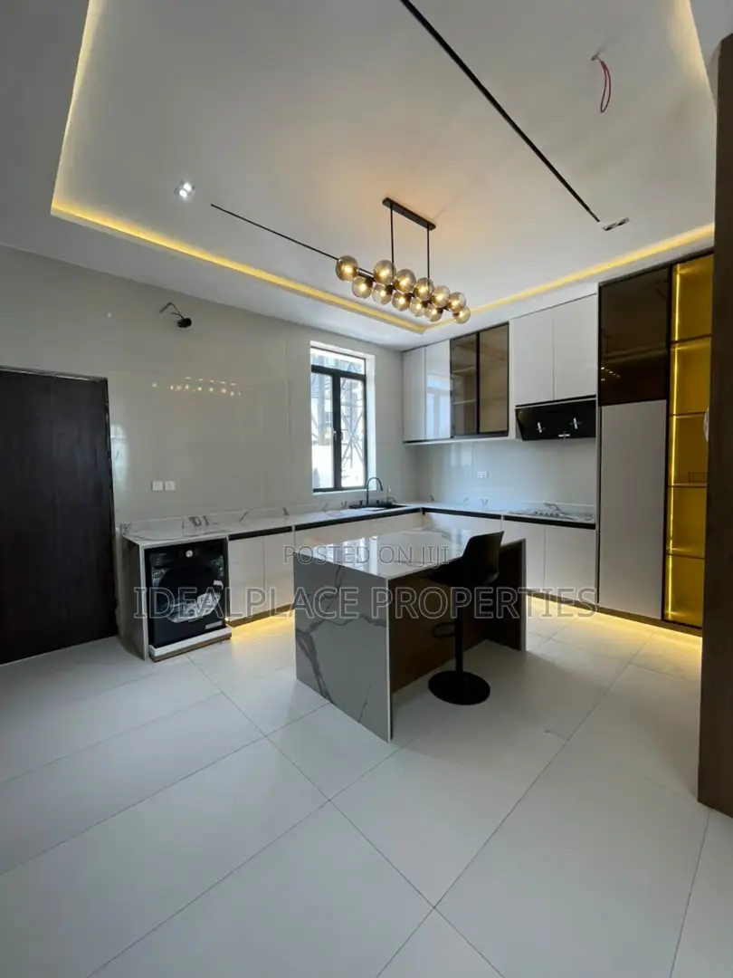 5bdrm Duplex in Lekki for sale
