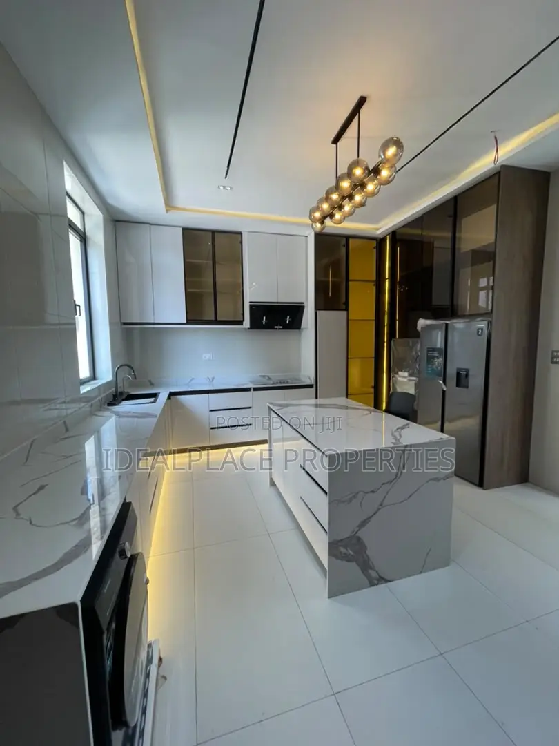 5bdrm Duplex in Lekki for sale