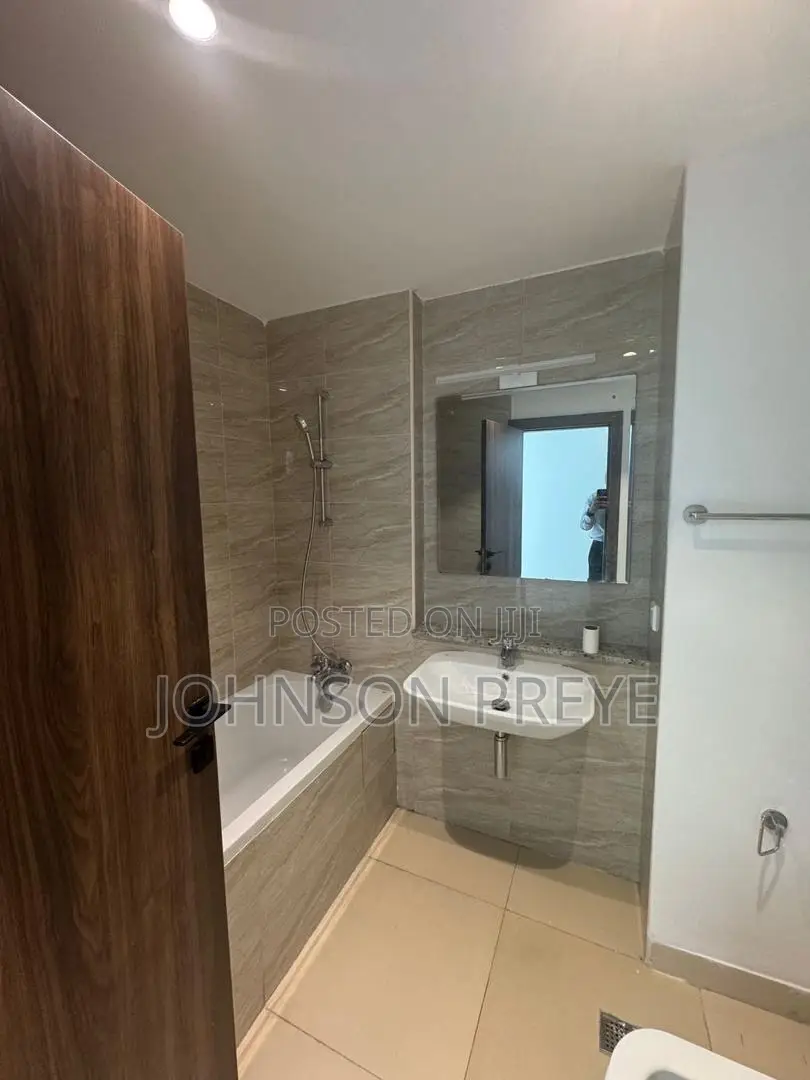 2bdrm Apartment in Lekki Phase 1 Right, Victoria Island for rent