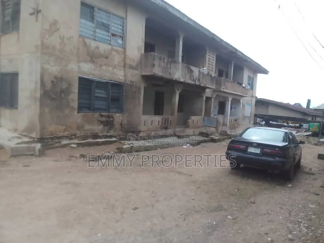 4bdrm Block of Flats in Oluyole for sale