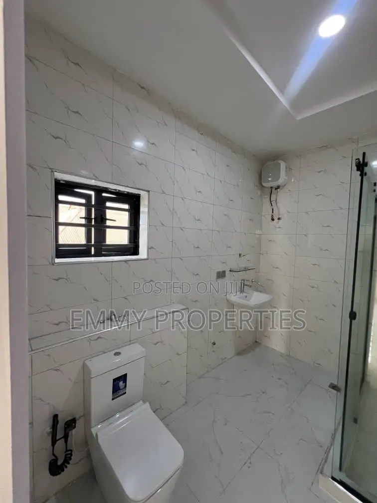 Furnished 5bdrm Duplex in Olopade Agoro, Oluyole for sale