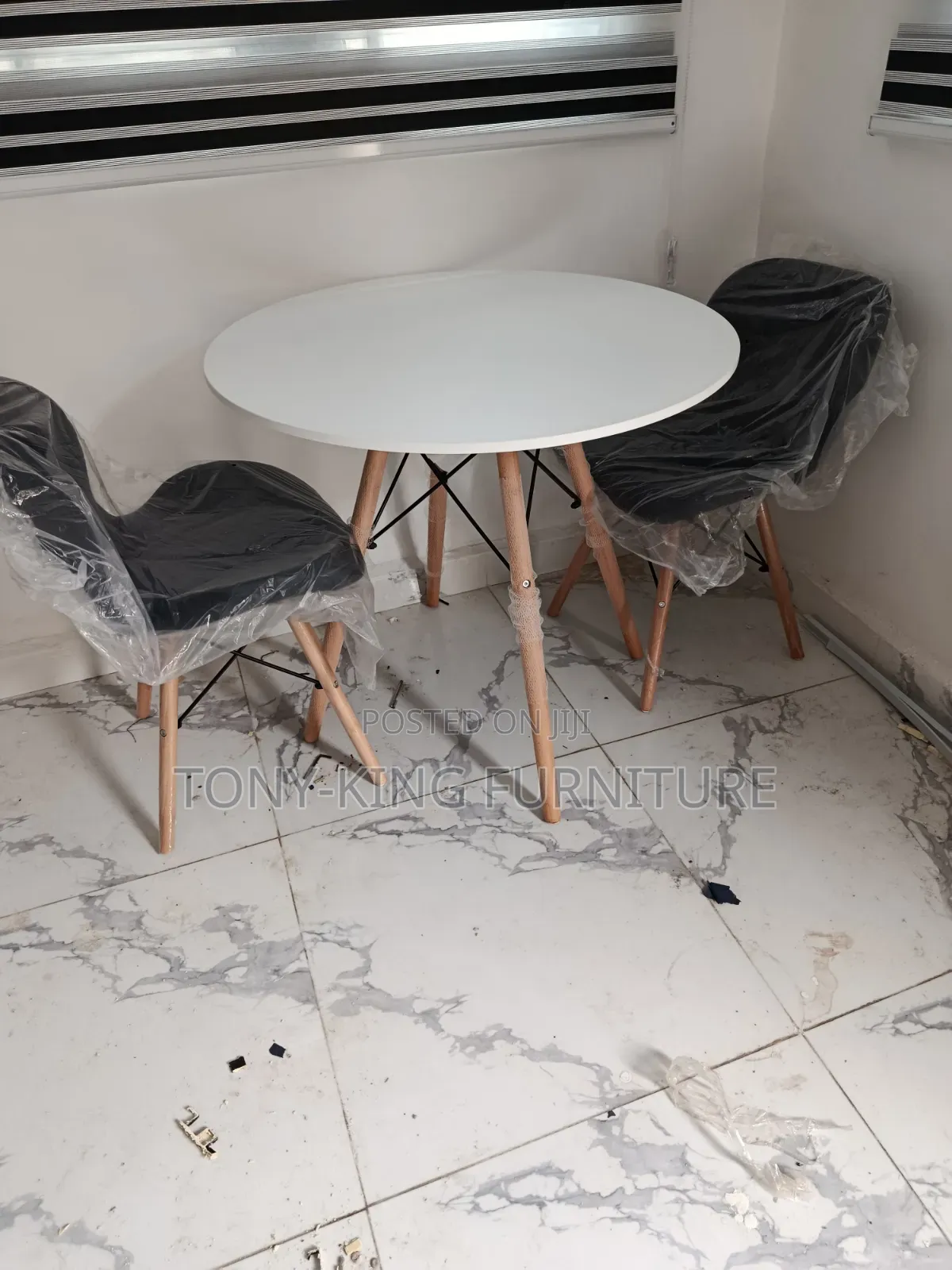 Mini Round Wooden Top Restaurant/Dining Table Set