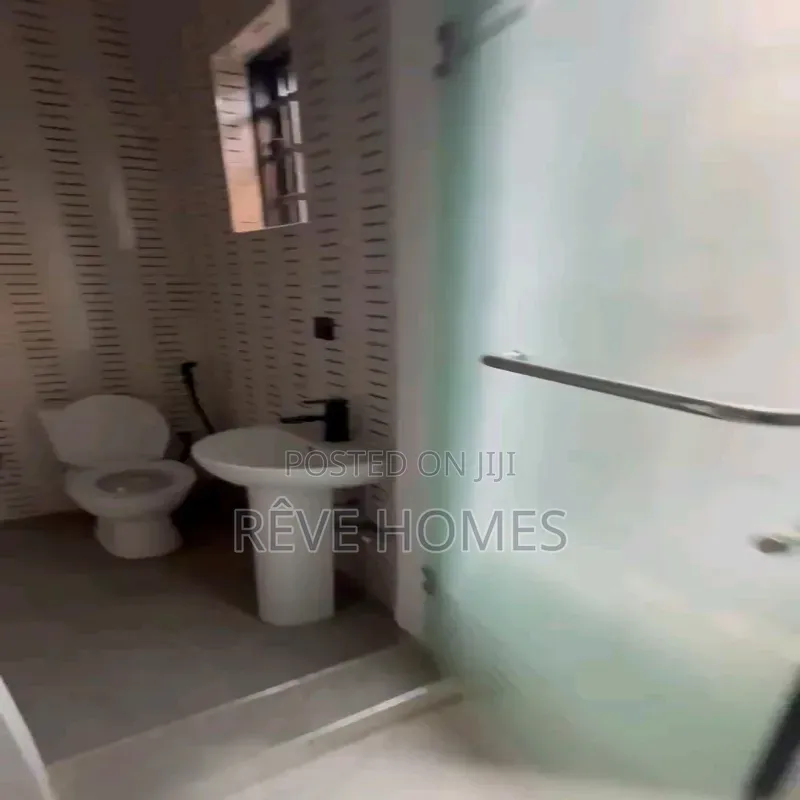 2bdrm Block of Flats in Pedro for rent