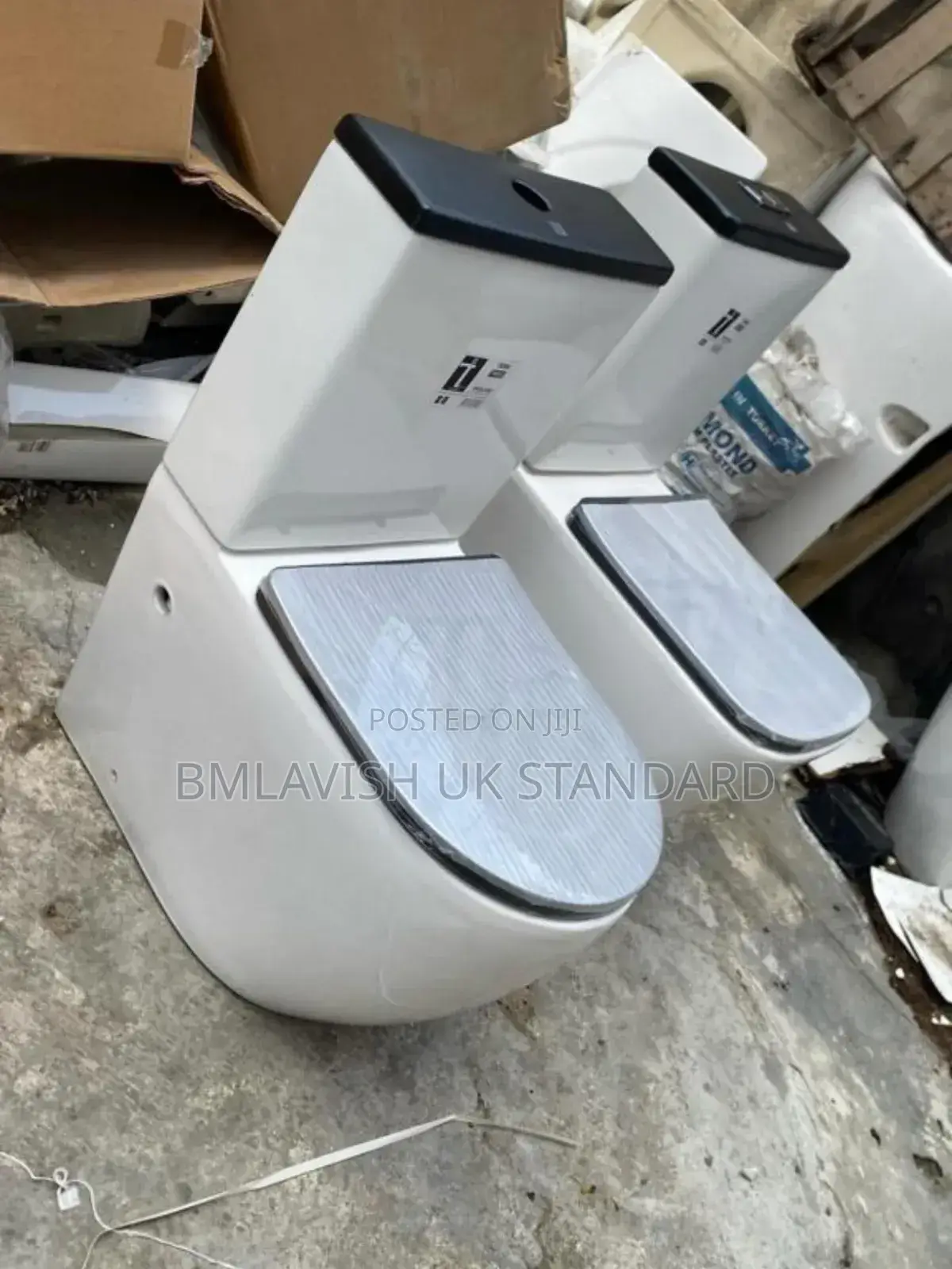 Black and Gold Water Closet Set