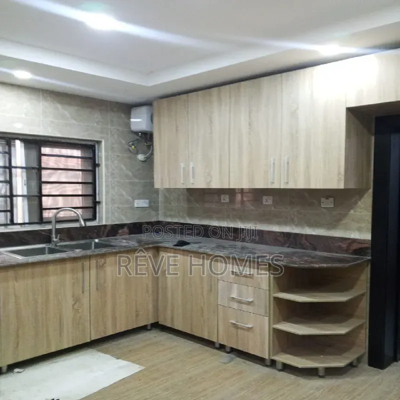 5bdrm Duplex in Ogudu GRA for rent