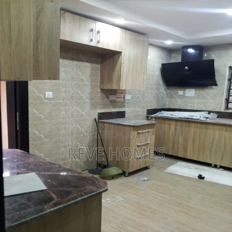 5bdrm Duplex in Ogudu GRA for rent