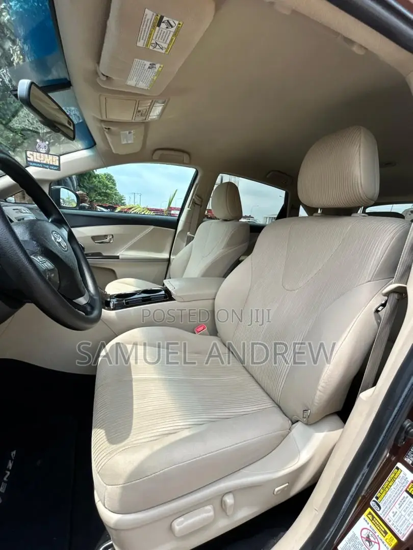 Toyota Venza AWD 2010 Brown