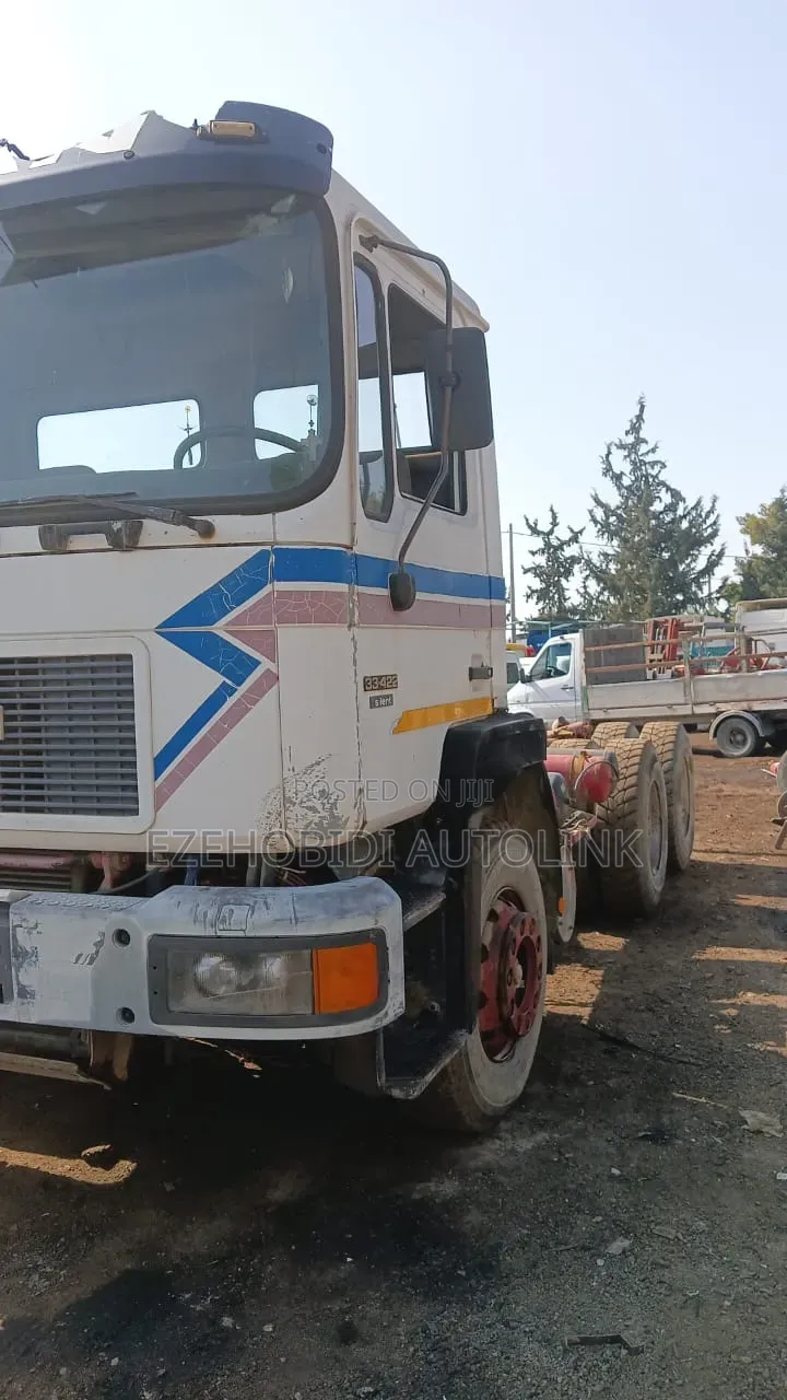 Tokunbo Mandiesel 37-422 Truck. 10tyres. With 6cylinder Turbo Engine.