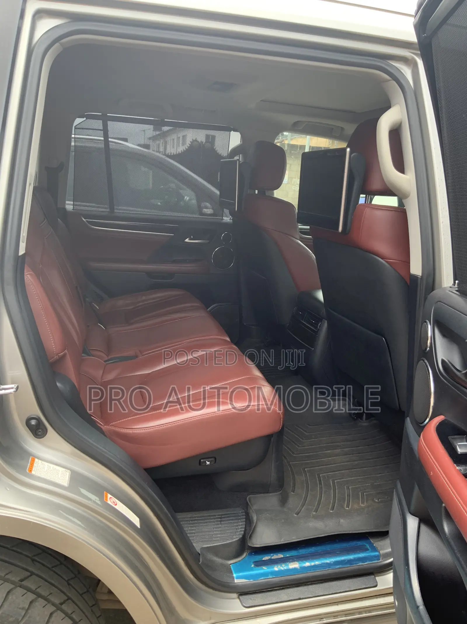 Lexus LX 570 AWD 2017 Gray
