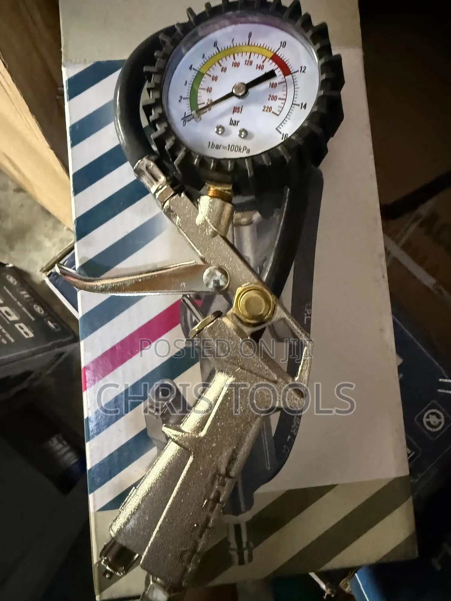 Heavy-Duty Tyre Pressure Gauge and Inflator Gun