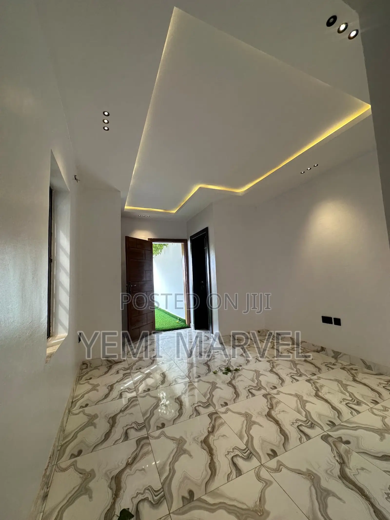4bdrm Duplex in Emmanuel Estate, for sale