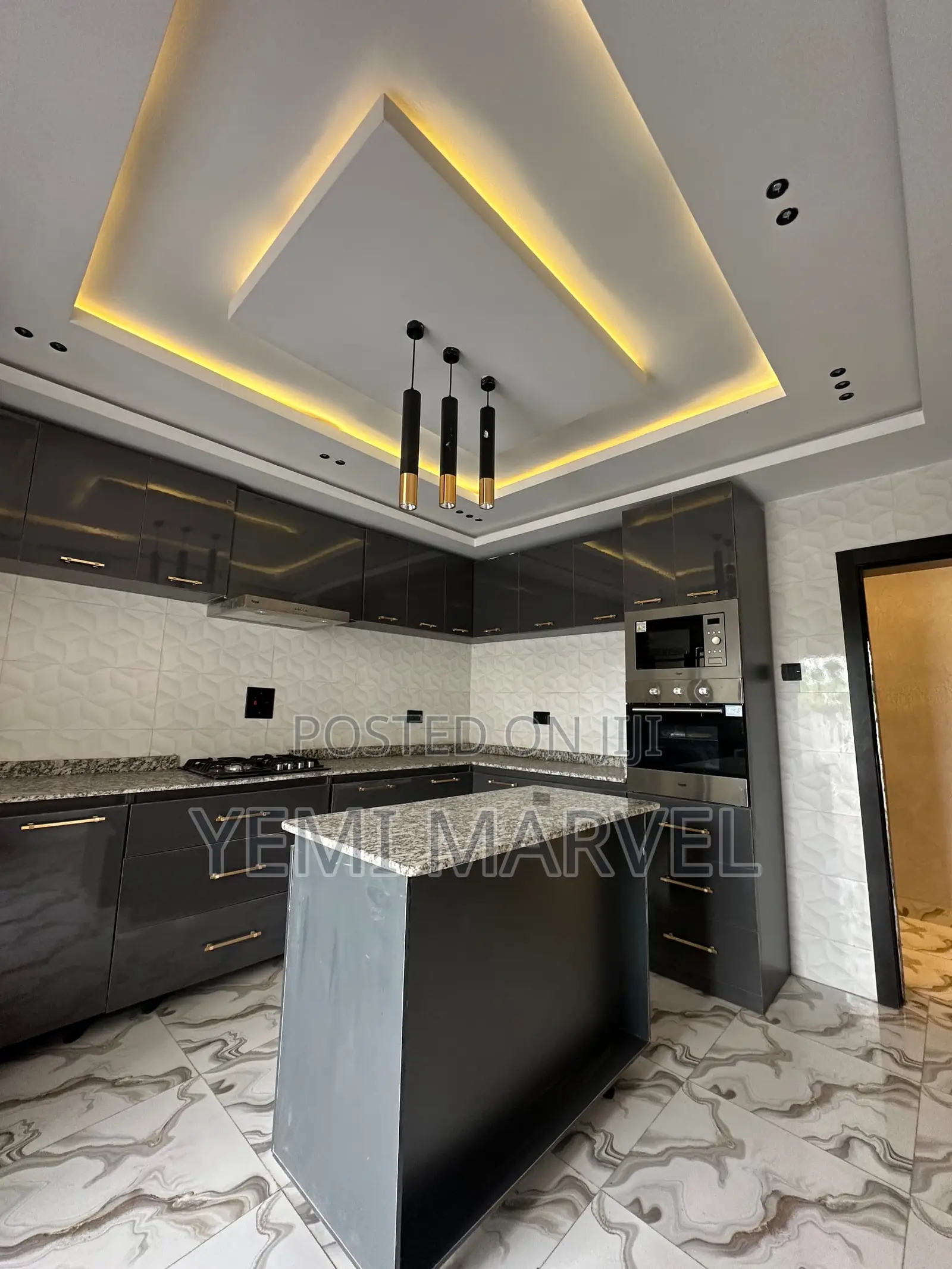 4bdrm Duplex in Emmanuel Estate, for sale