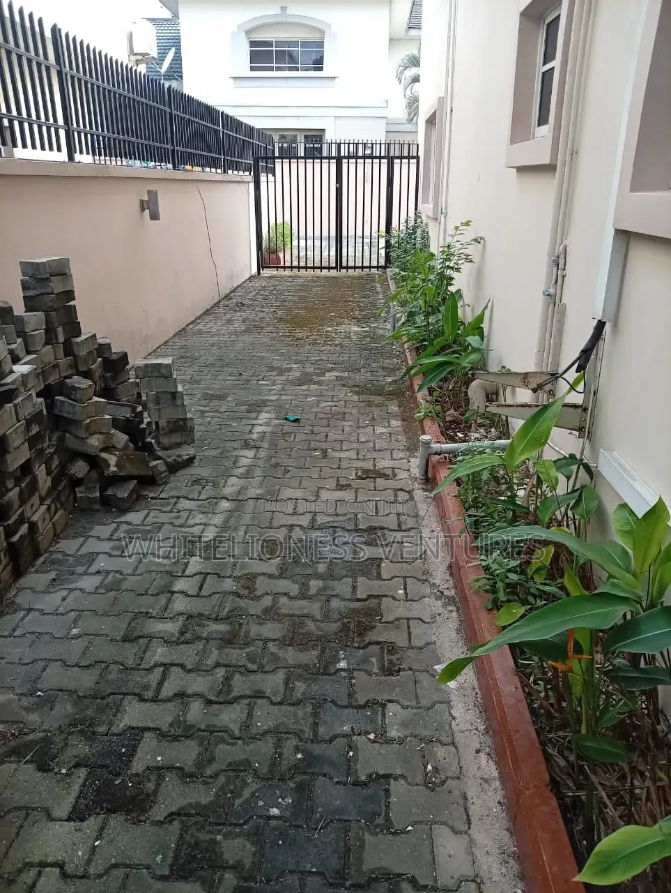 6bdrm Duplex in Parkview Estate for rent