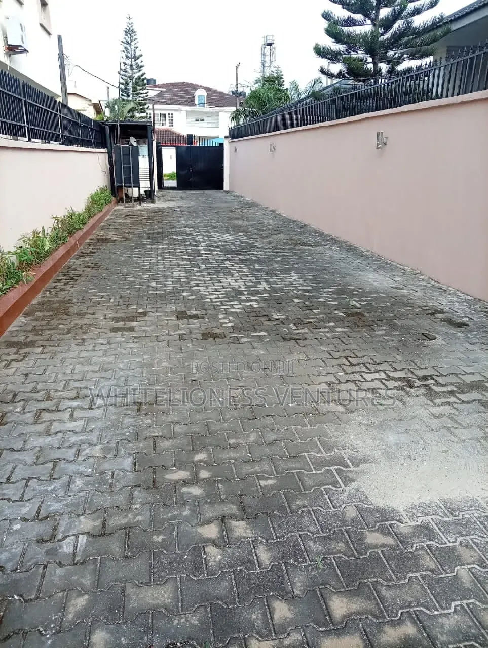 6bdrm Duplex in Parkview Estate for rent