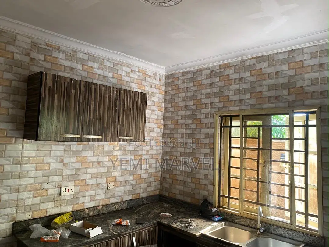 3bdrm Block of Flats in Hassan Block’S, for rent