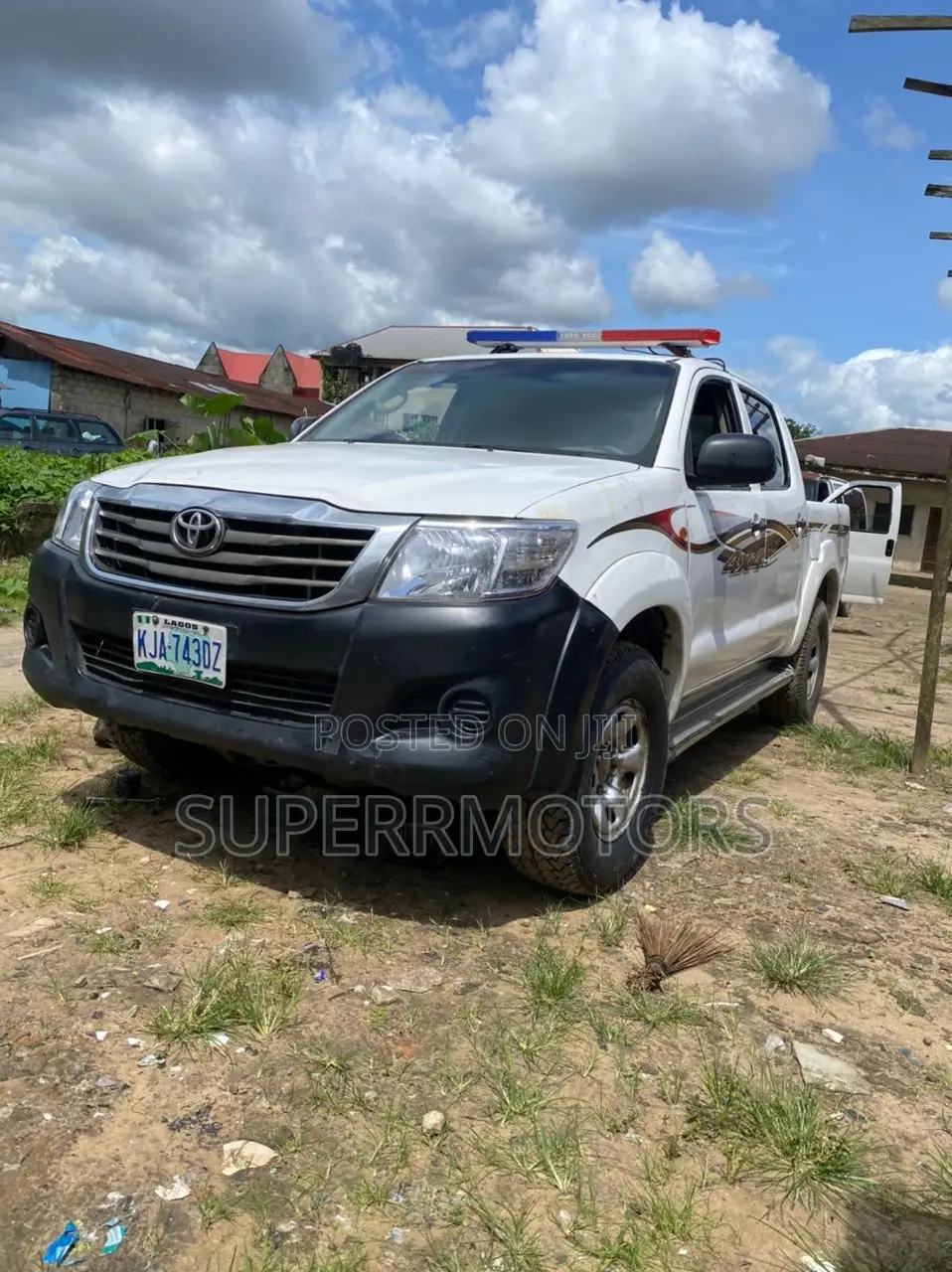2015 TOYOTA HILUX 4x4