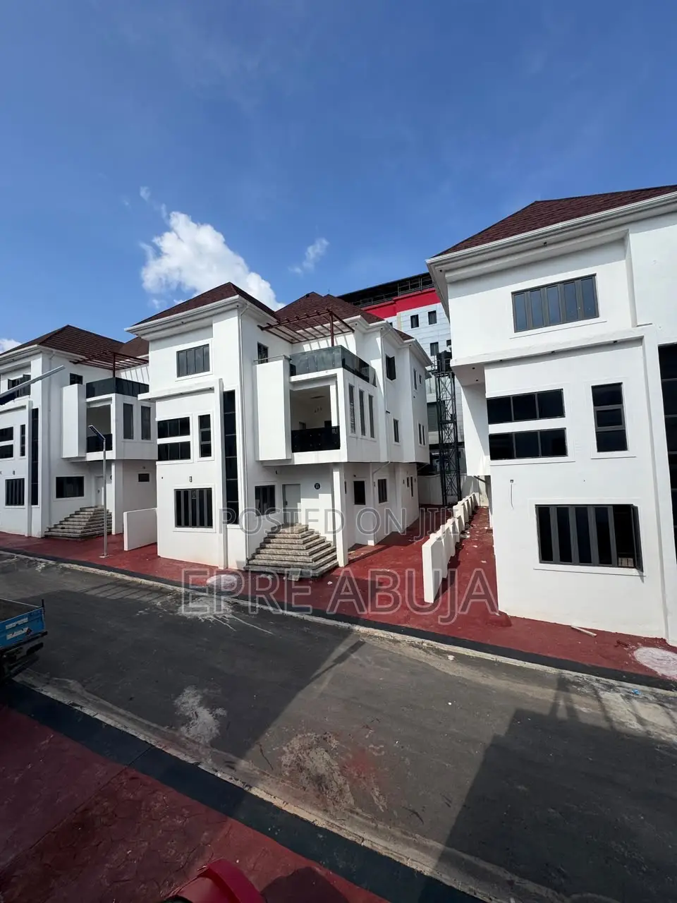 5bdrm Duplex in Guzape District for sale