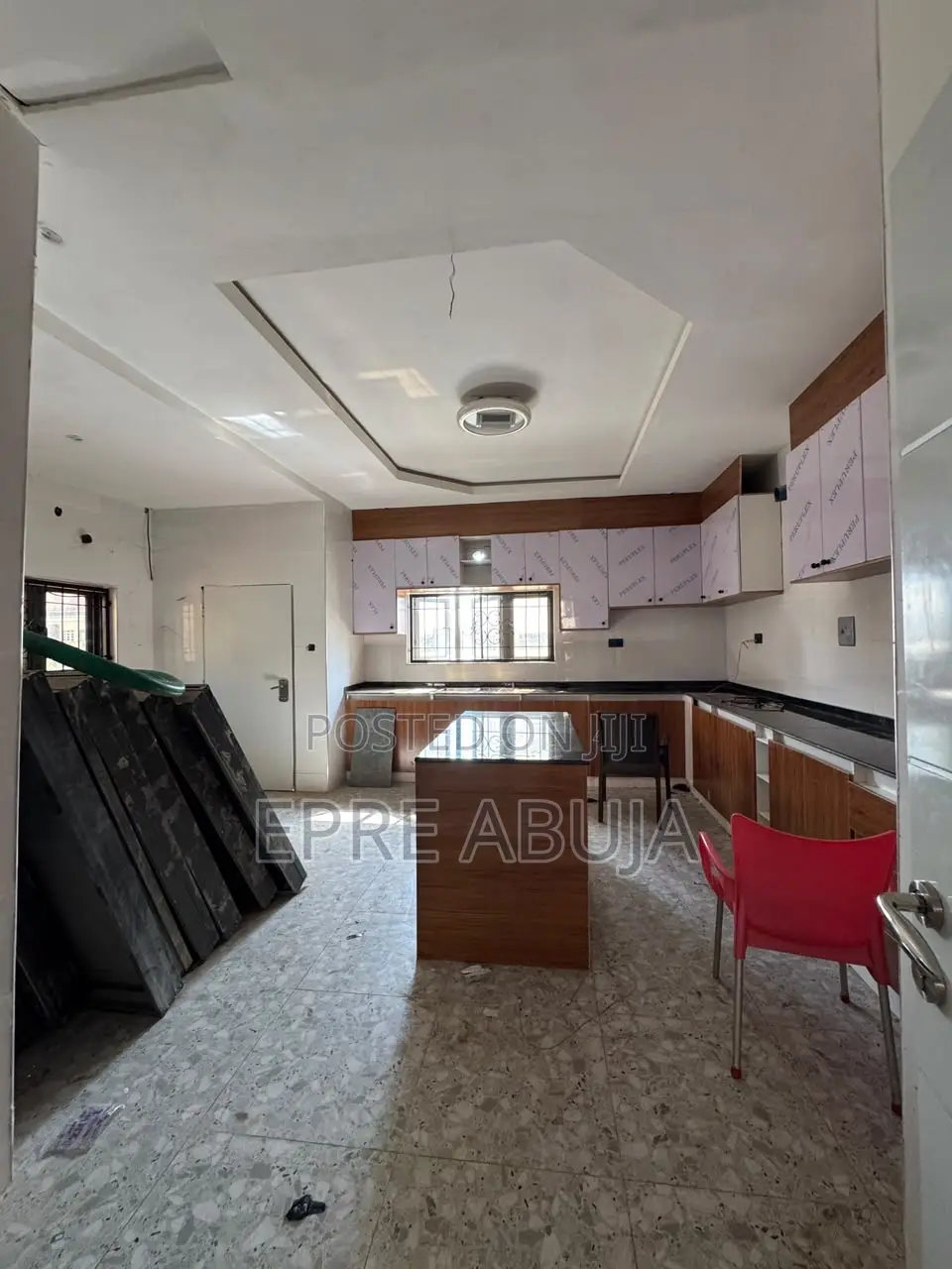 5bdrm Duplex in Guzape District for sale