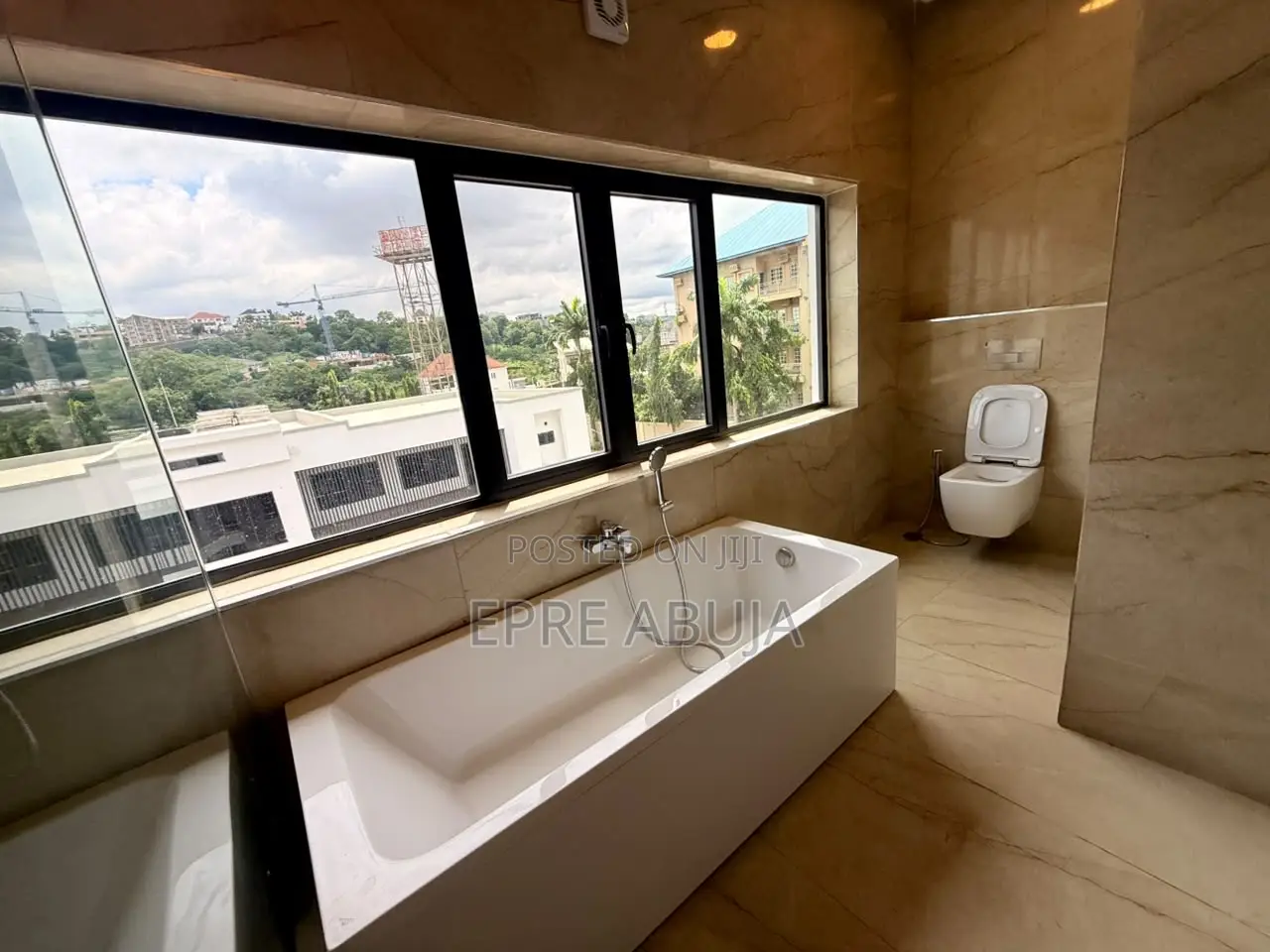 4bdrm Townhouse / Terrace in Maitama for rent