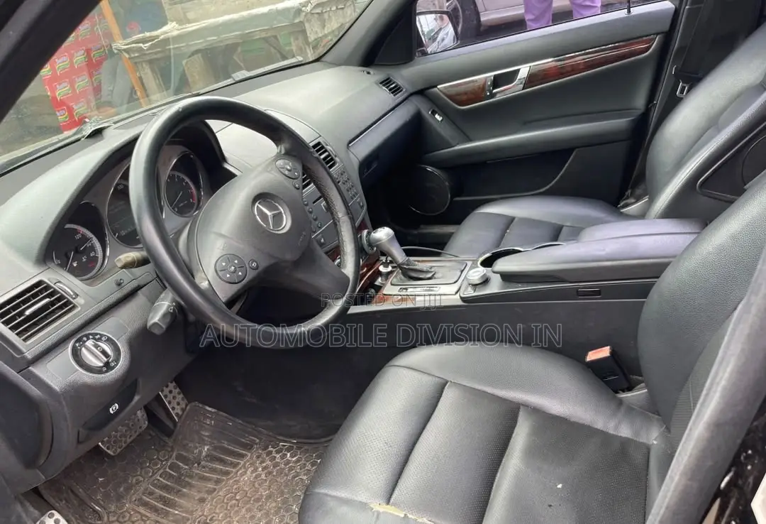 Mercedes-Benz C300 Luxury Sedan AWD (3.0L 6cyl 7A) 2008 Black