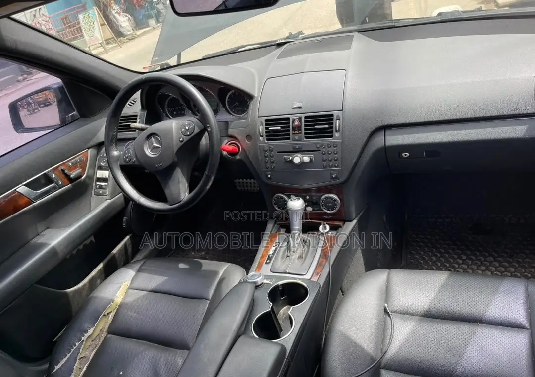 Mercedes-Benz C300 Luxury Sedan AWD (3.0L 6cyl 7A) 2008 Black