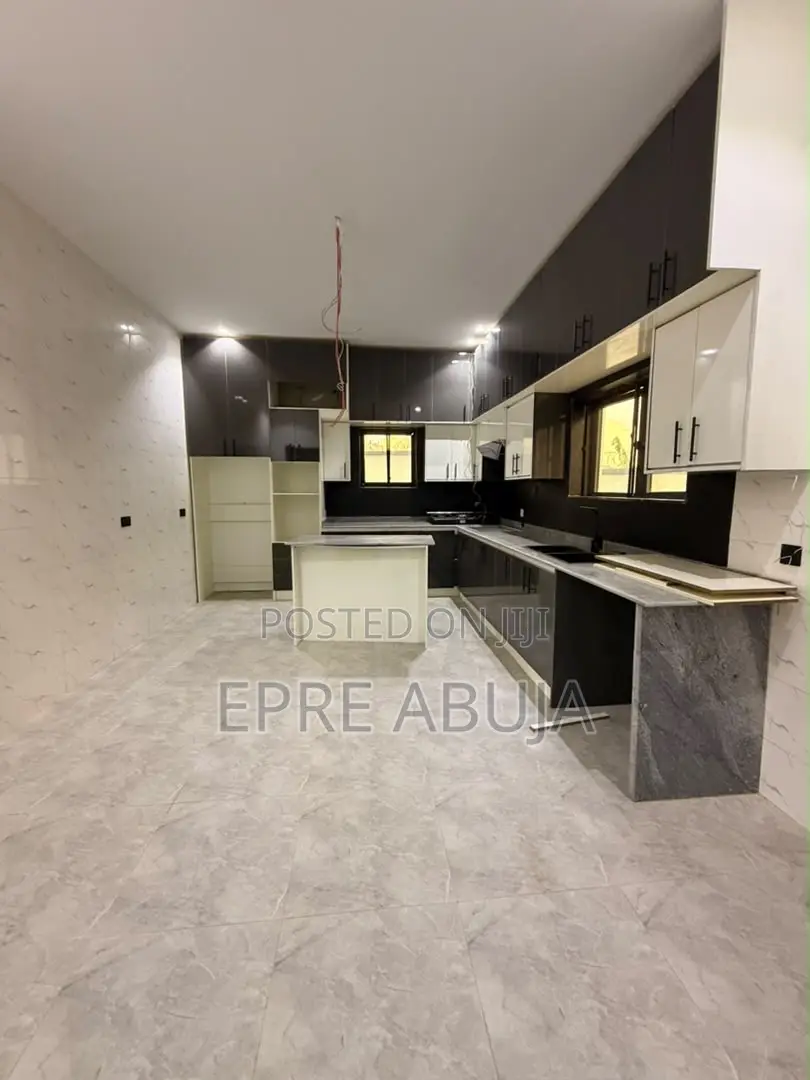 4bdrm Duplex in Guzape District for sale