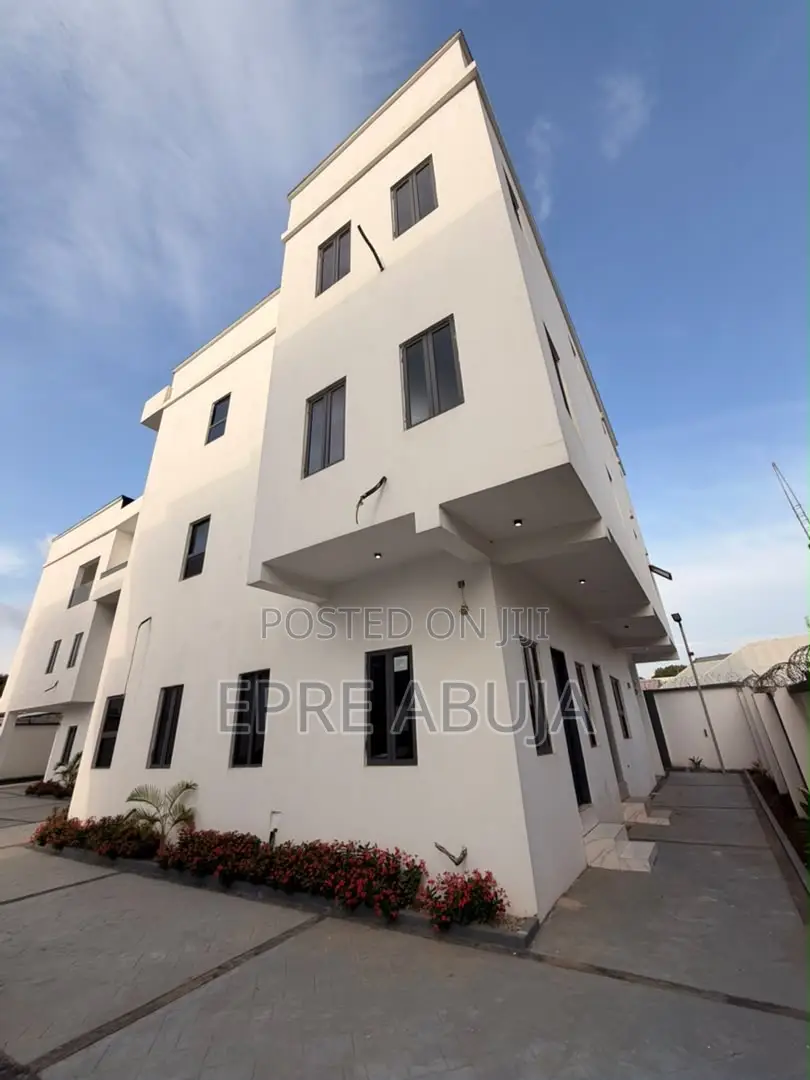 4bdrm Duplex in Guzape District for sale