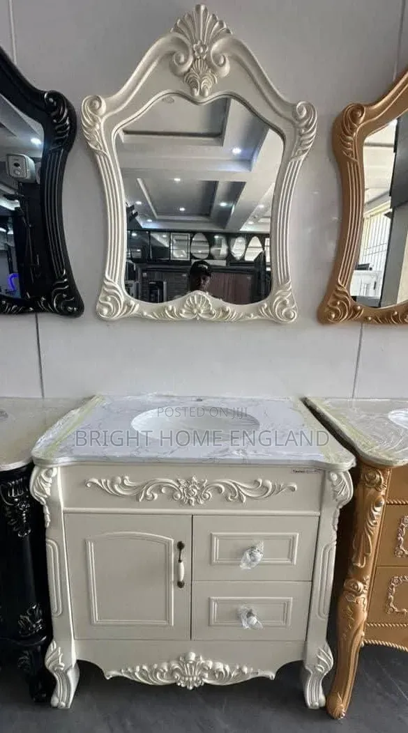 Royal Cabinets Busy