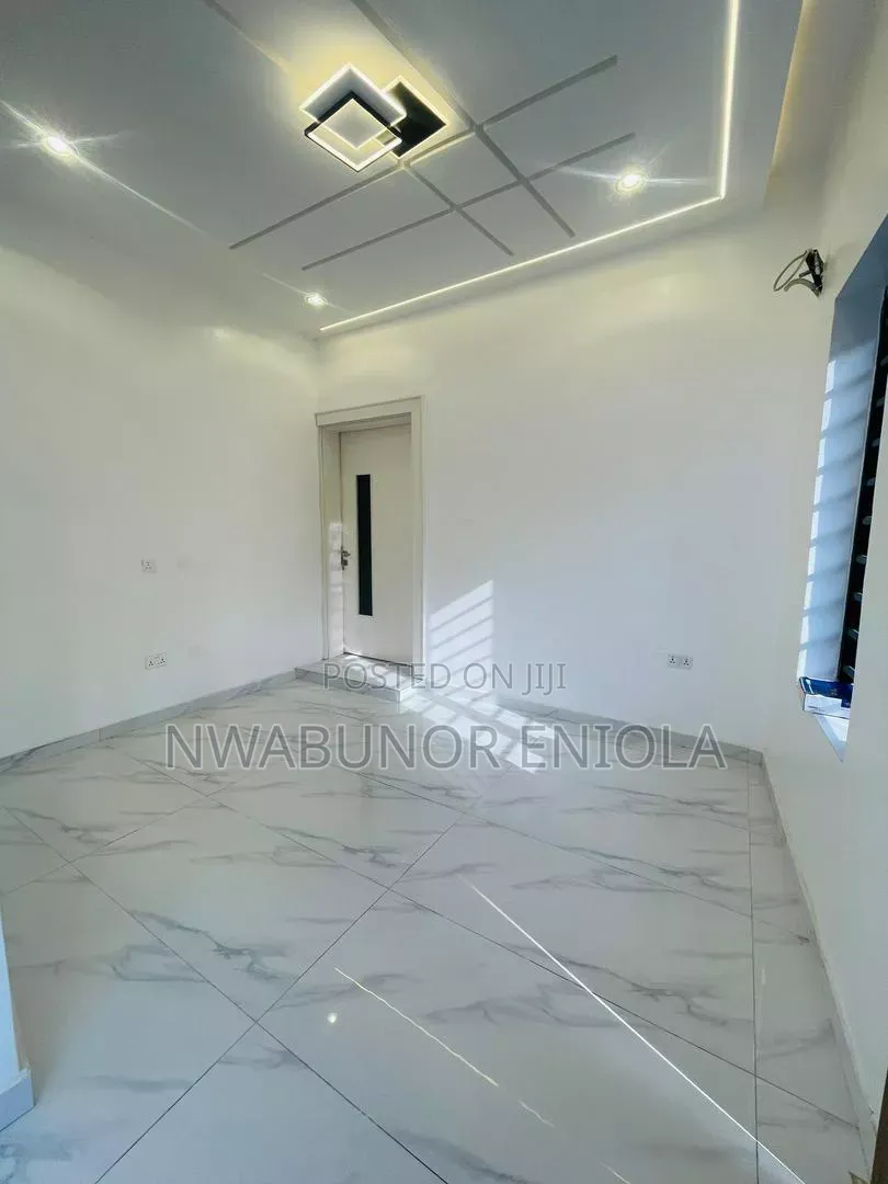4bdrm Duplex in Berger for sale