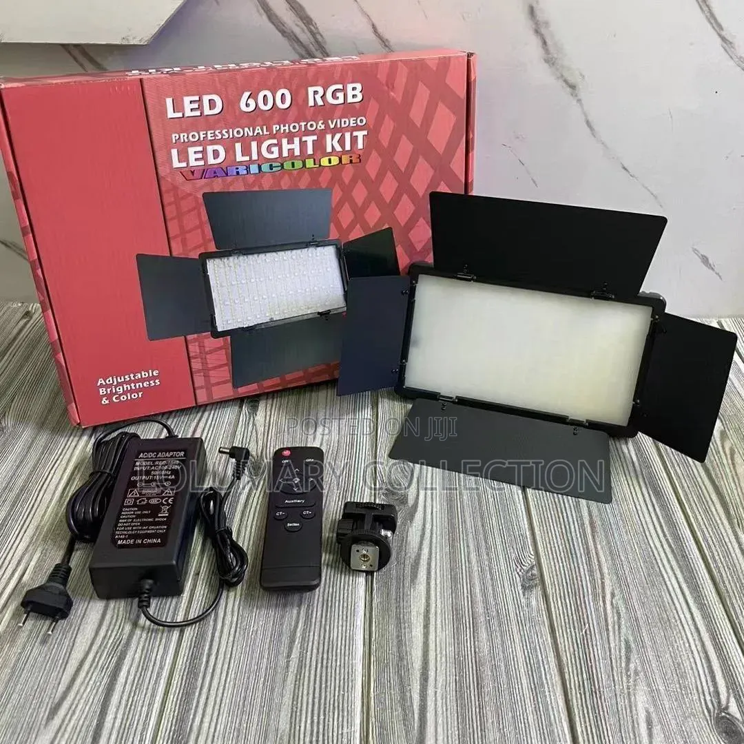 Led 600 Pro Led Light Kit RGB Comes With 2 Batteries