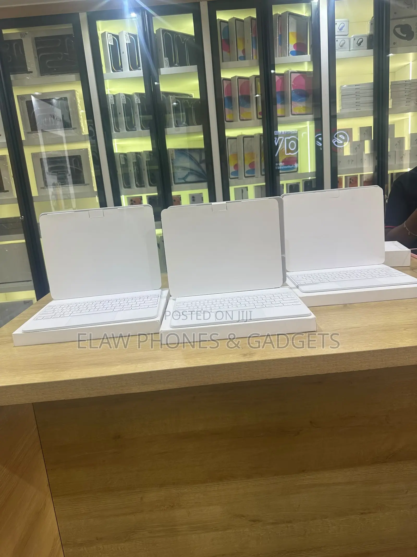2025 13 INCH M3/M4 iPad Air Magic Keyboard