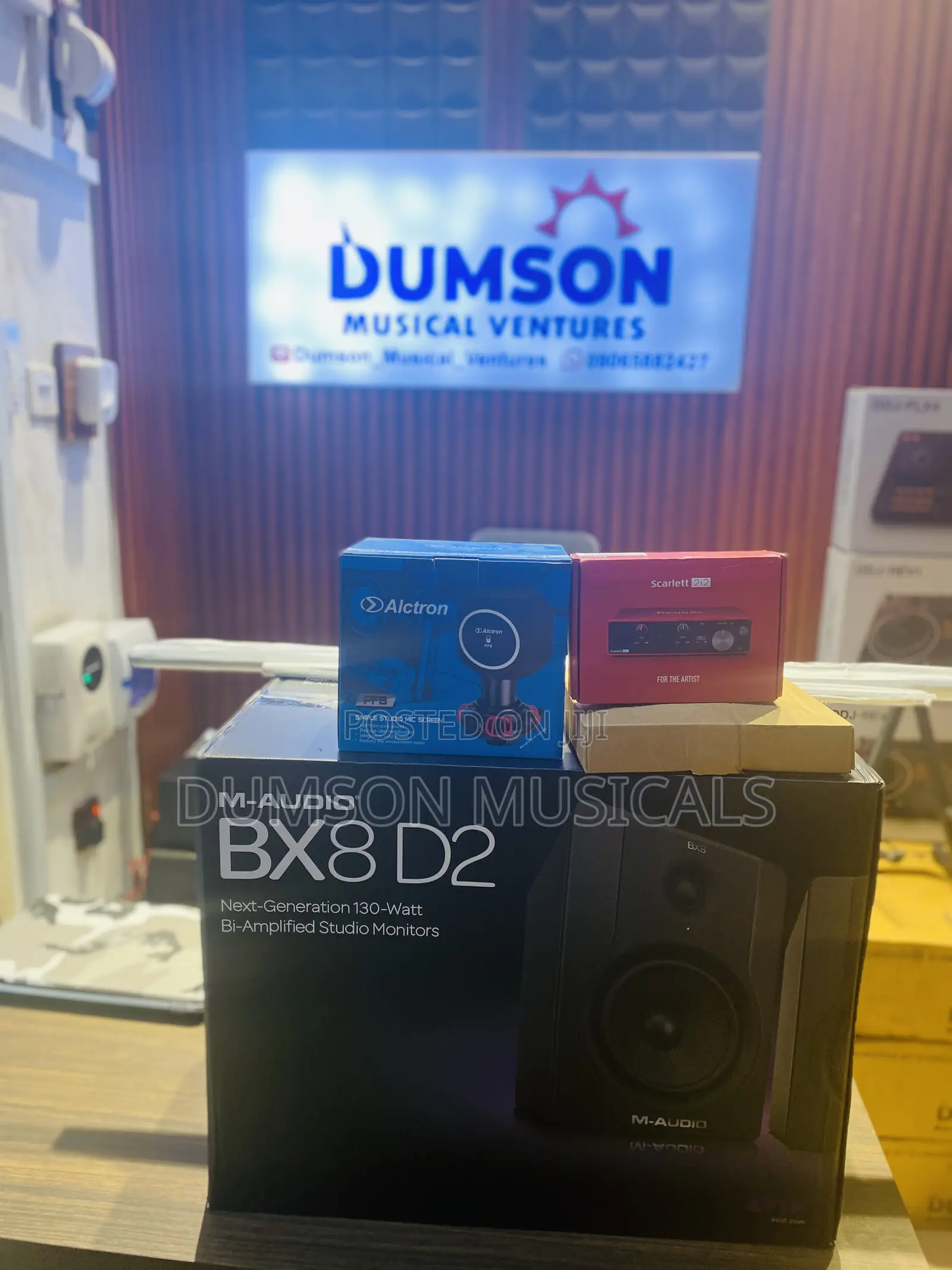 M-Audio BX8D2, 2i2 Scarlett SoundCard, PF8 Mic Stand