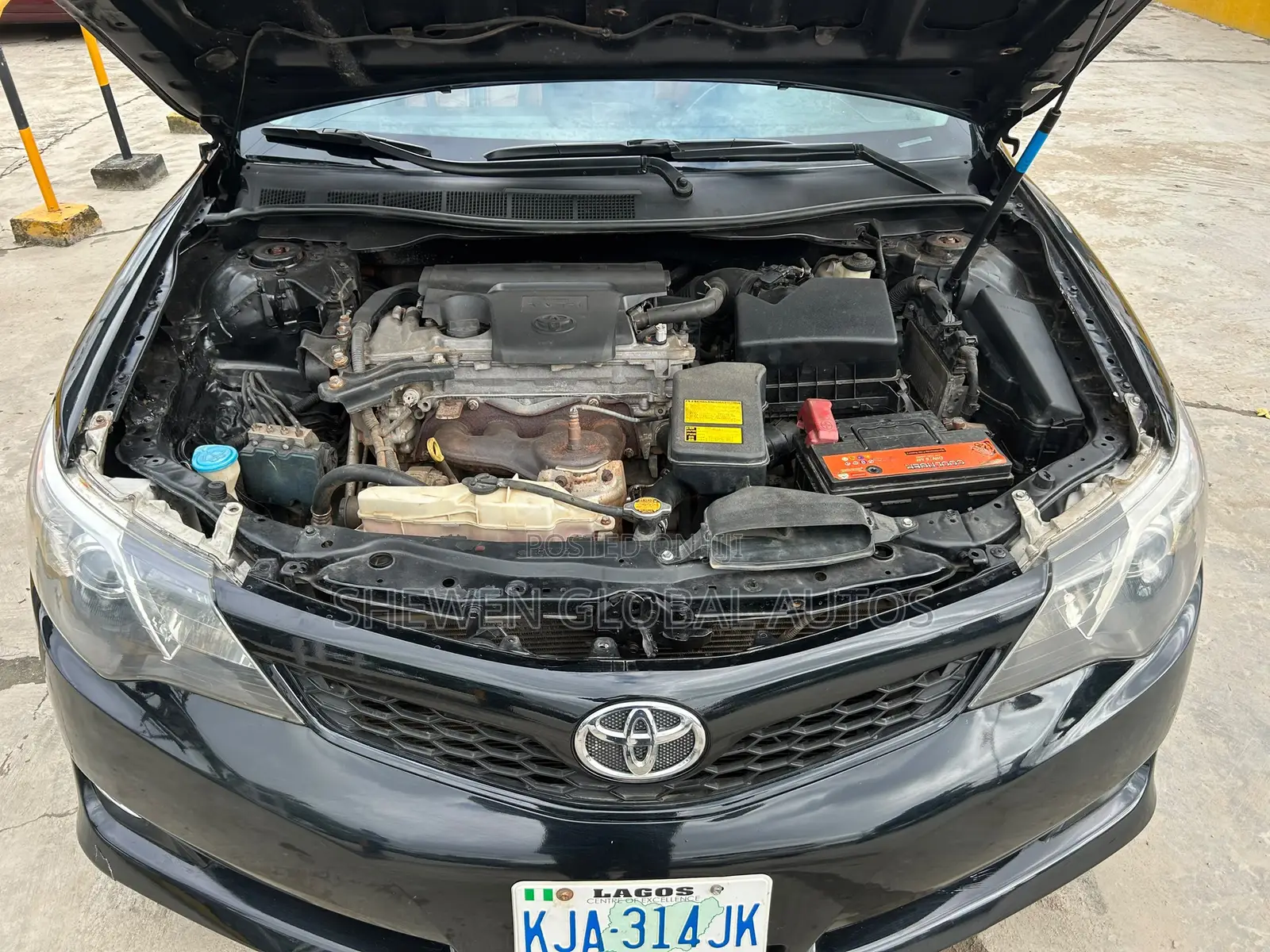 Toyota Camry XLE 4dr Sedan (2.5L 4cyl 6A) 2013 Black