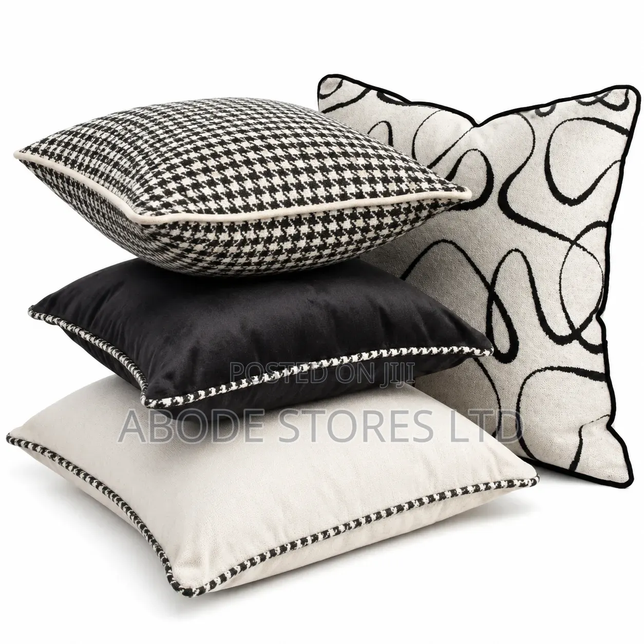 4 PCS Monochrome Throw Pillow Set