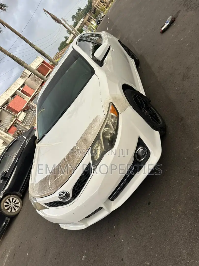 Toyota Camry SE 4dr Sedan (3.5L 6cyl 6A) 2014 White