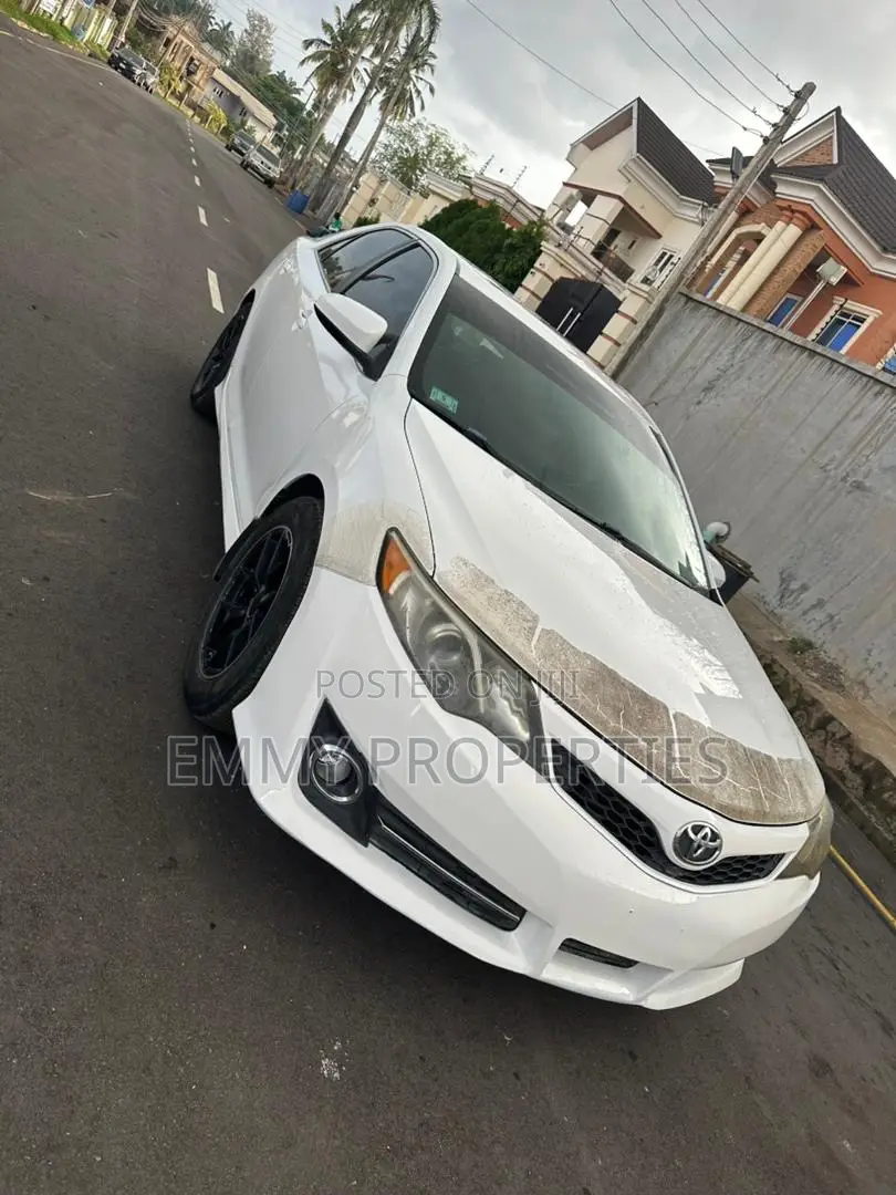 Toyota Camry SE 4dr Sedan (3.5L 6cyl 6A) 2014 White