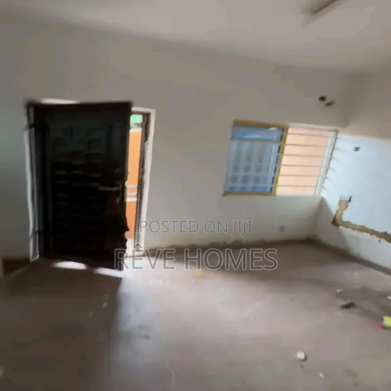 Mini Flat in Iwaya for rent
