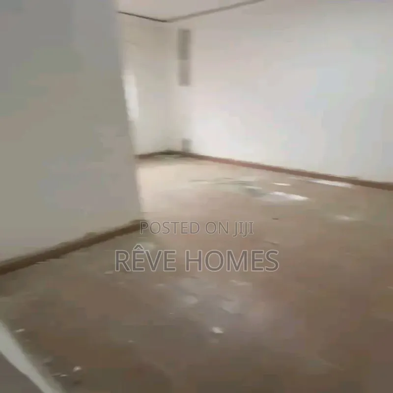 Mini Flat in Iwaya for rent