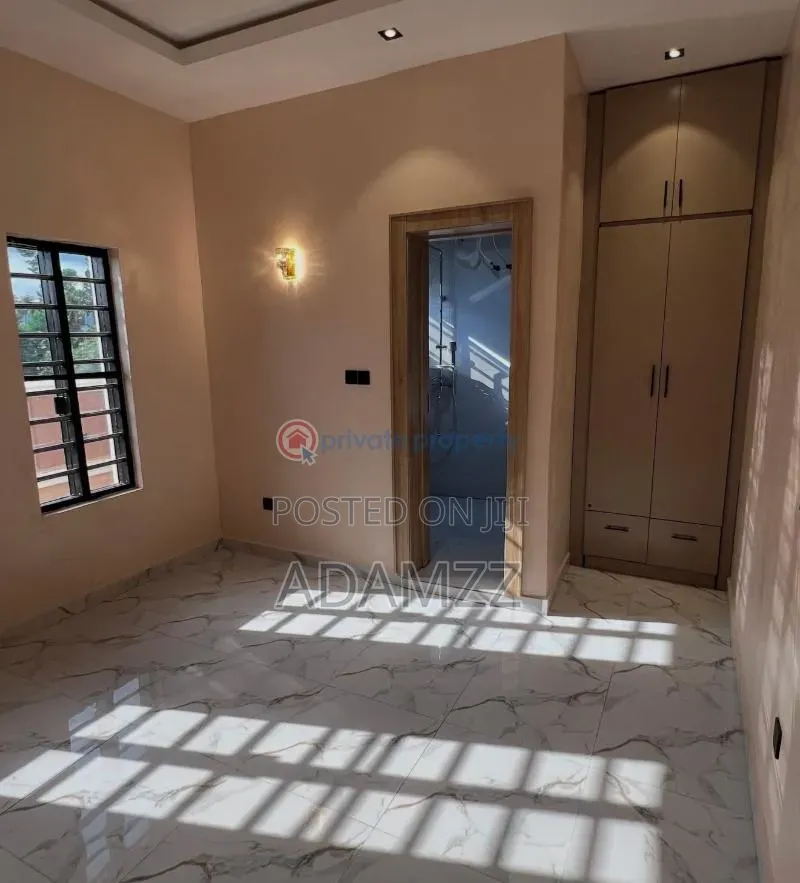 5bdrm Duplex in Enugu for sale