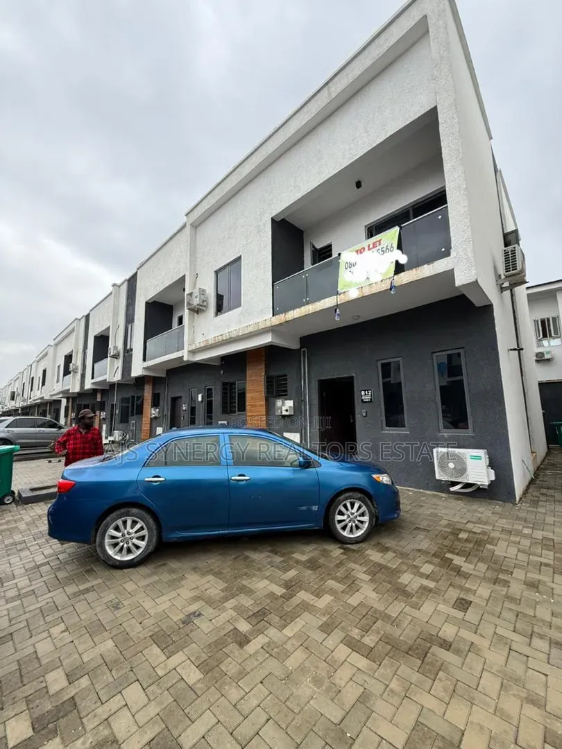 3bdrm Townhouse / Terrace in Sangotedo for rent