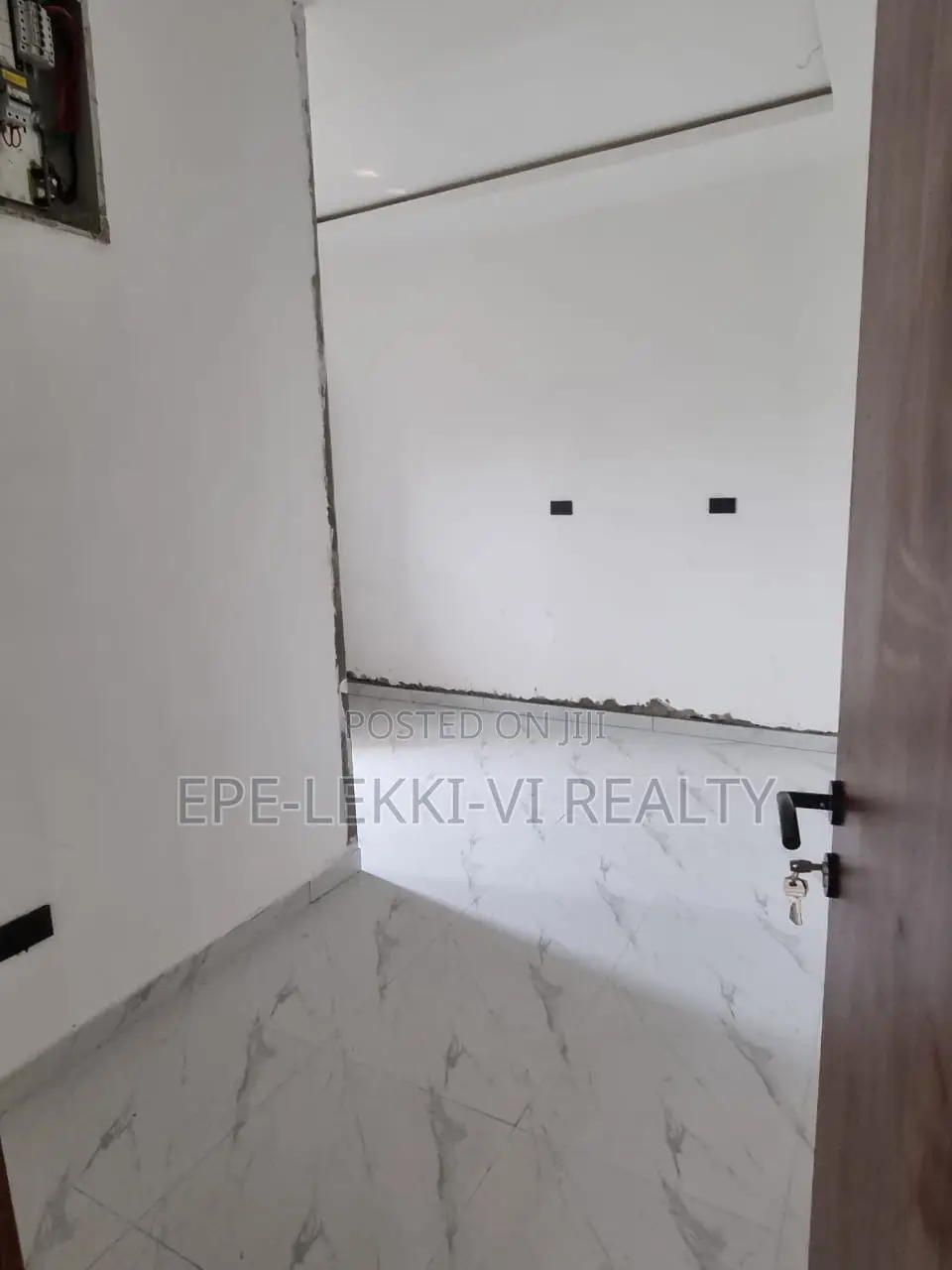 3bdrm Block of Flats in Lekki for rent