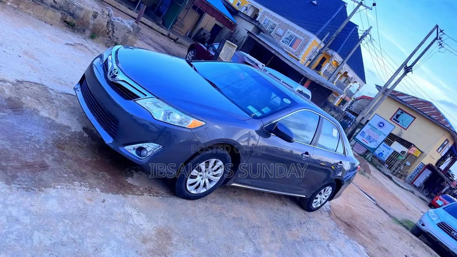 Toyota Camry LE 4dr Sedan (2.5L 4cyl 6A) 2012 Gray