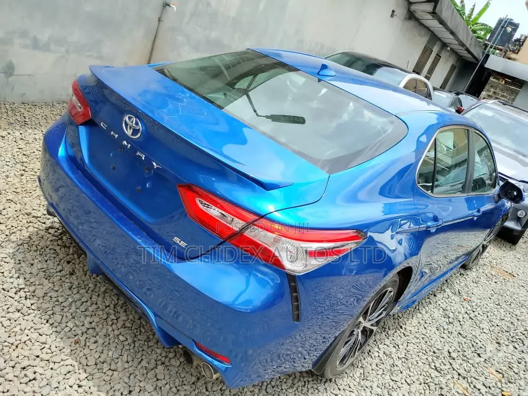 Toyota Camry SE FWD 2020 Blue