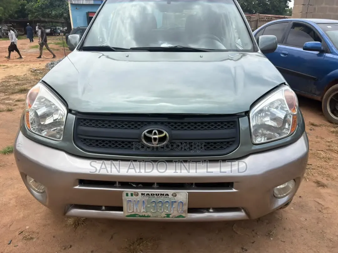 Toyota RAV4 Automatic 2004 Gold